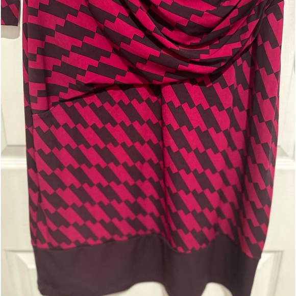 Pattern dress - Picture 3 of 12